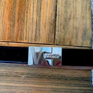 Versace belt excellent condition